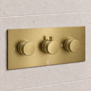 Knurled Horizontal 3 Outlet Shower Valve